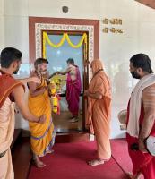 Purna Kumbha Swagata, Pada Prakshalana, Deva Darshana